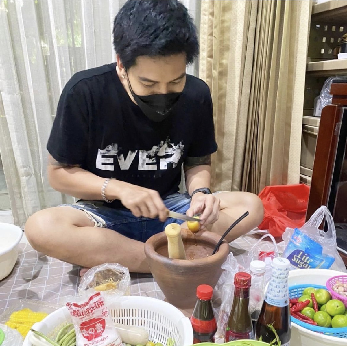พ่อค้าแซ่บ \"ดิว เดอะสตาร์ 4\" ขายส้มตำไก่ย่าง บอกไม่เลือกงาน ไม่ยากจน