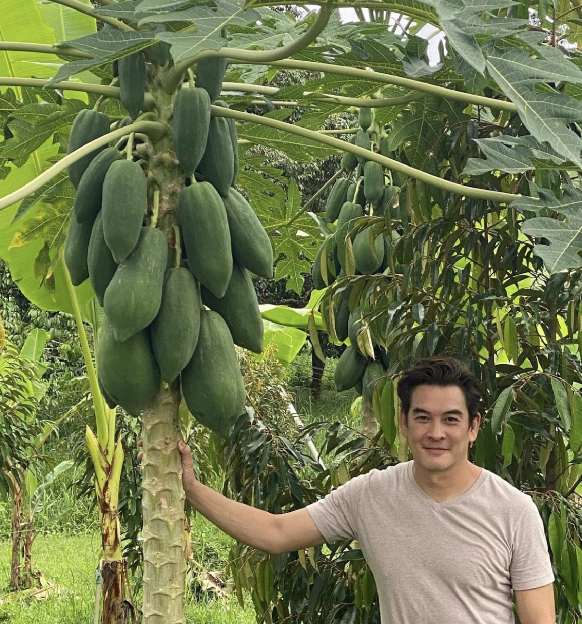 "ชาคริต" บอกอายุ 60 อยากใช้ชีวิตเป็นชาวสวน รับอยากได้ลูกสาวเพิ่มอีกคน