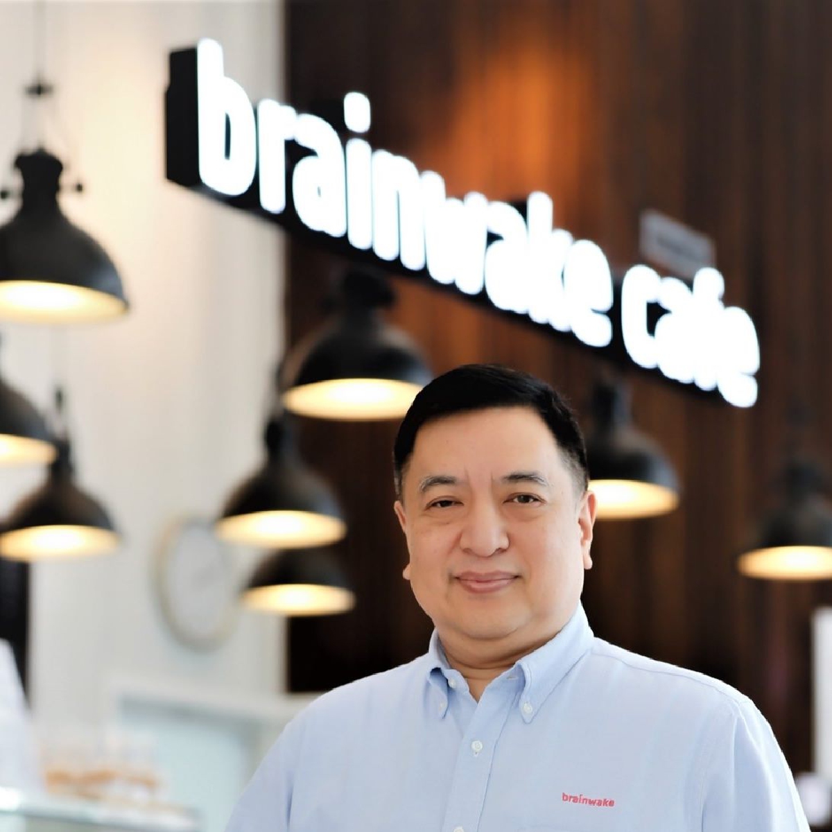 สุรนันท์  เวชชาชีวะ  อดีตเลขาธิการนายกรัฐมนตรียุคที่ยิ่งลักษณ์  ชินวัตร เป็นนายกฯ 