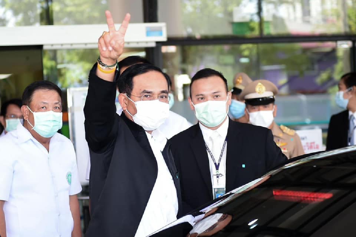 พล.อ.ประยุทธ์  จันทร์โอชา นายกรัฐมนตรี แสดงสัญลักษณ์ถึงความมั่นใจ