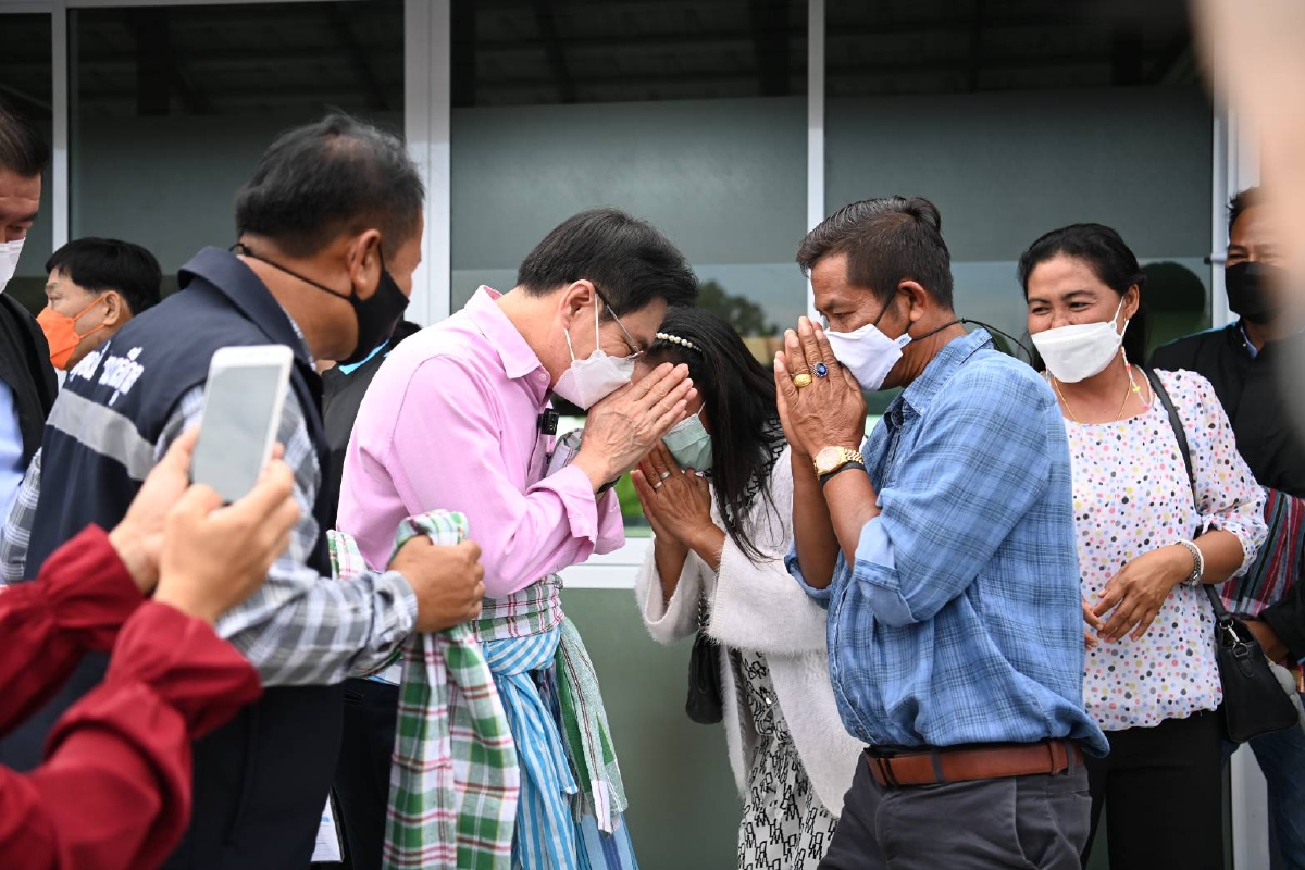 ปชป.เปิดตัว"อดีตนักฟุตบอลทีมชาติ"พ่วงลูกสาวจำลอง ครุฑขุนทด ชิงโคราช