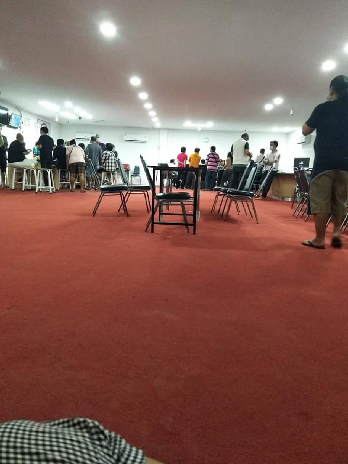 "เต้" โพสต์รูปคล้ายบ่อน ร้องนายกฯ สอบ ถ้ามีจริง ฝากย้ายรวด บิ๊ก ตร.บุรีรัมย์