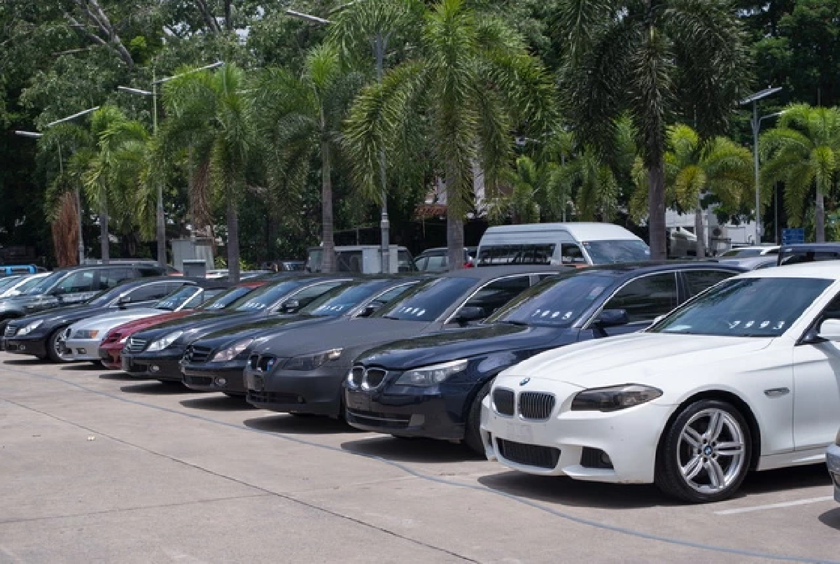 รถหรูส่วนหนึ่ง ที่ยังคงอยู่ในการอายัดของ DSI 