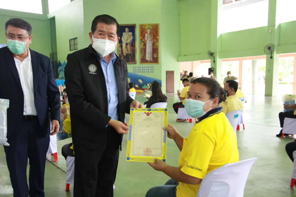 ที่ดินคือชีวิต "นิพนธ์" มอบโฉนดที่ดินแก่ชาวจังหวัดพังงา