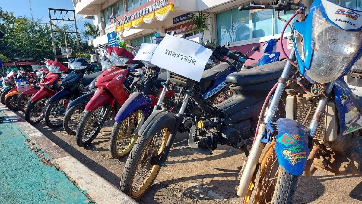 ตร. หล่มสัก "กวาดล้าง" จยย. ดัดแปลงสภาพ พร้อมเชิญตัวผู้ปกครองมารับรู้ด้วย