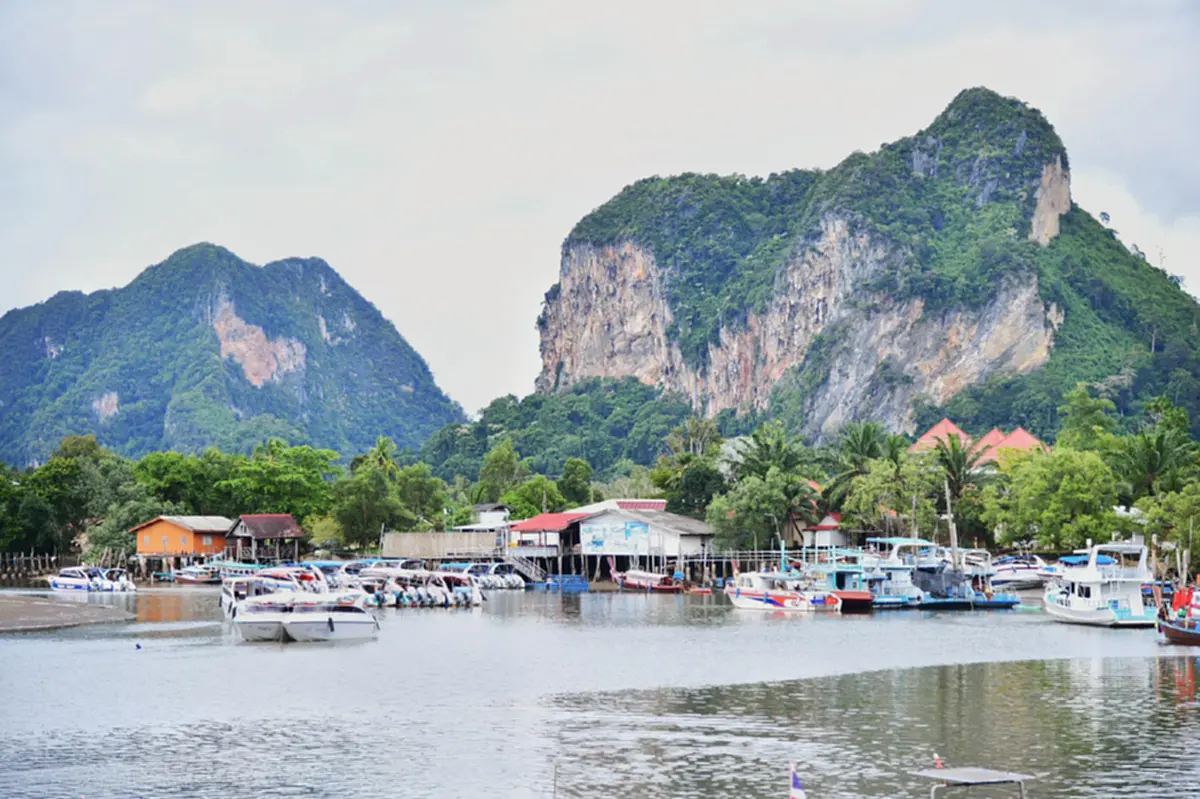 จังหวัดกระบี่ ถือเป็น หนึ่งในสี่จังหวัดนำร่องท่องเที่ยว ตามมาตรการคลายล็อครับเปิดประเทศ 