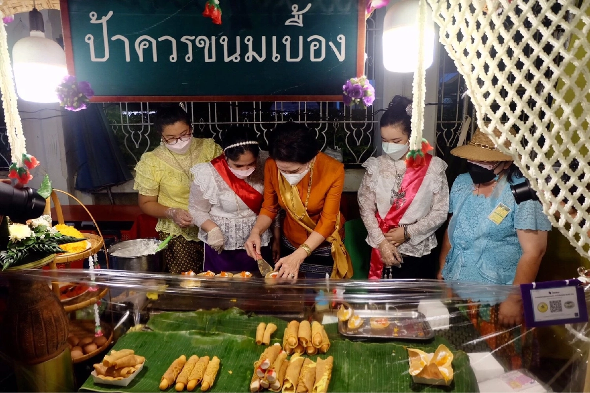 "ลอยกระทง" ถนนสองแควแลอดีต รักษาวัฒนธรรม คือหน้าที่ของทุกคน