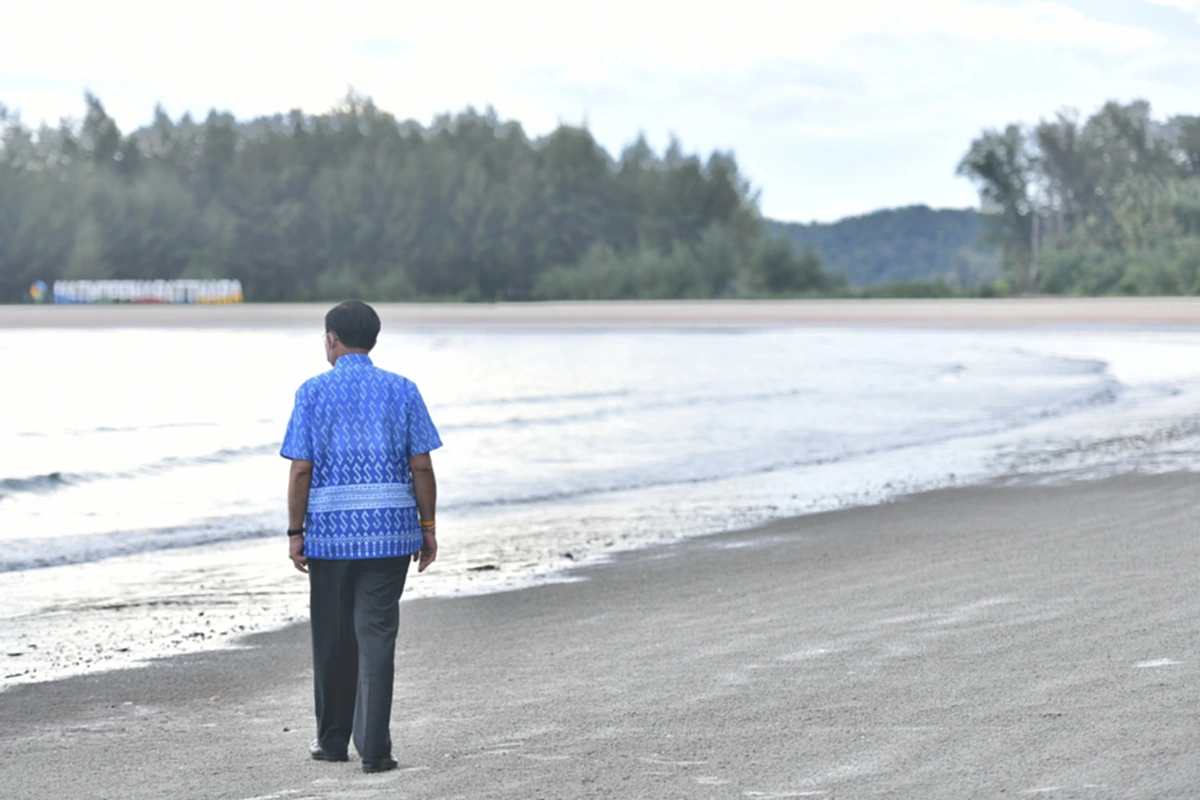 เบื้องหลังเสื้อ"ลุงตู่"ในครม.สัญจร เป็นลายพระราชทาน เจ้าฟ้าสิริวัณณวรีฯ