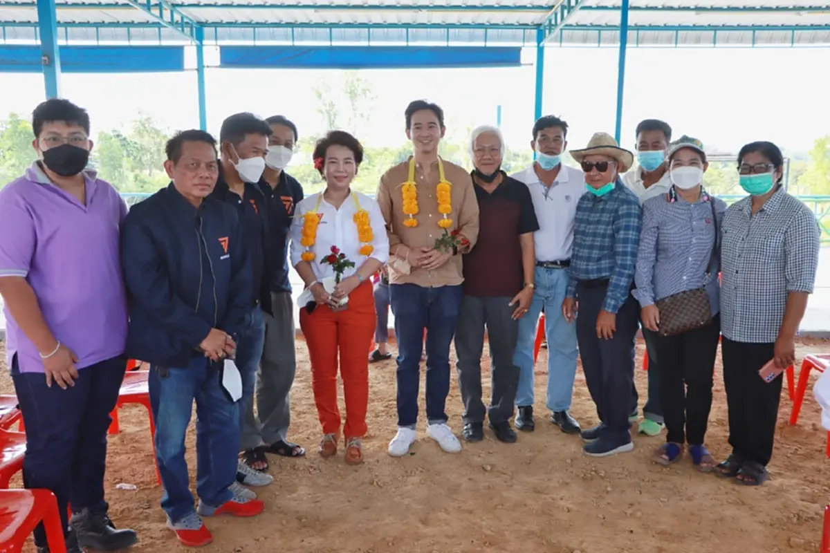 พิธา นำก้าวไกลบุกเมืองขุนช้าง อาสาคืนความยุติธรรม แก้ปัญหาน้ำ-ที่ดิน-อ้อย