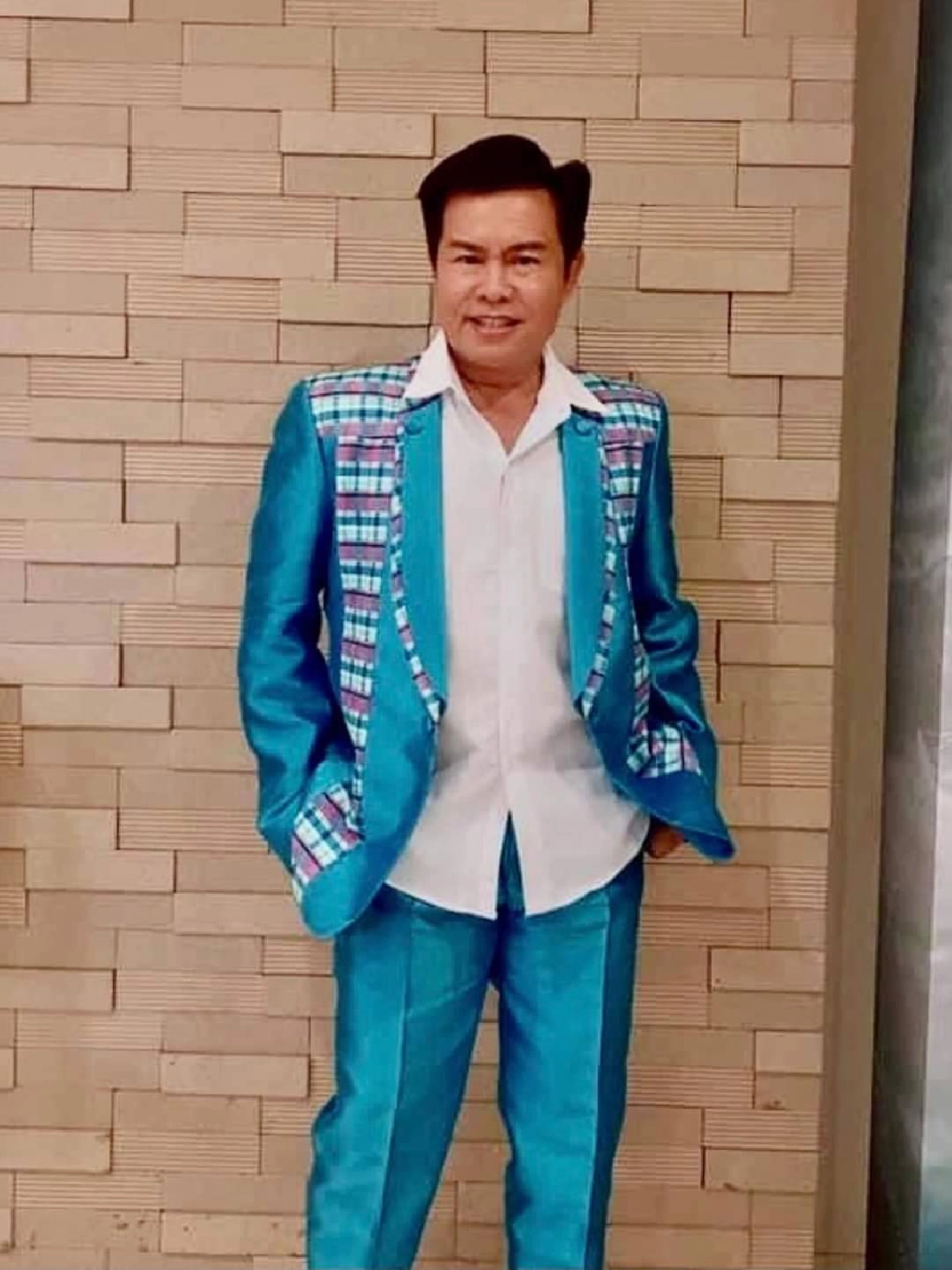 ดวงเฮง "มนต์สิทธิ์ คำสร้อย"  ถูกลอตเตอรี่เลขหน้า 3 ตัว 3 ใบ