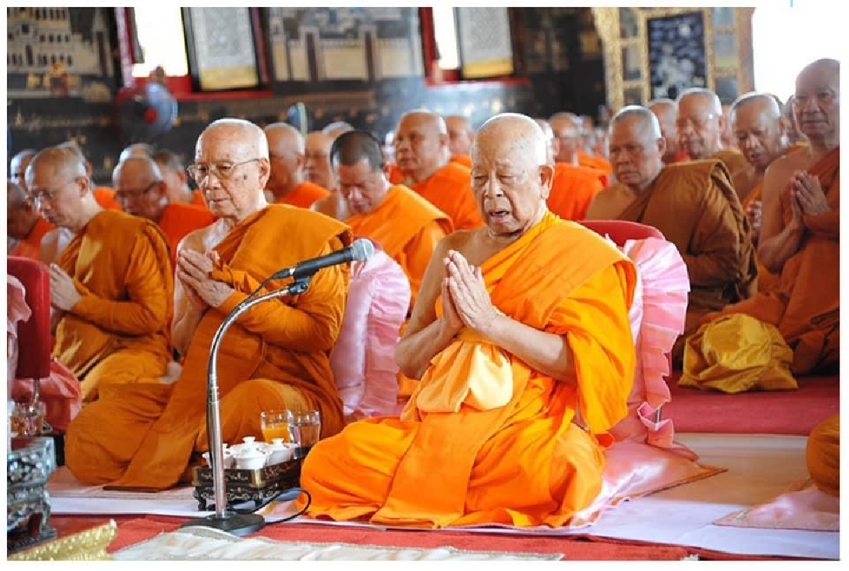 "มหานิกาย-ธรรมยุติกนิกาย" ความเหมือนที่แตกต่าง การเมืองใน "ศาสนจักร"