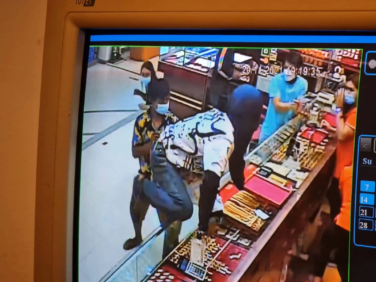 จับแล้ว "โจรปล้นทอง" ห้างเซ็นทรัลขอนแก่น ที่แท้เป็นเด็ก กศน.อายุ17 ติดพนัน