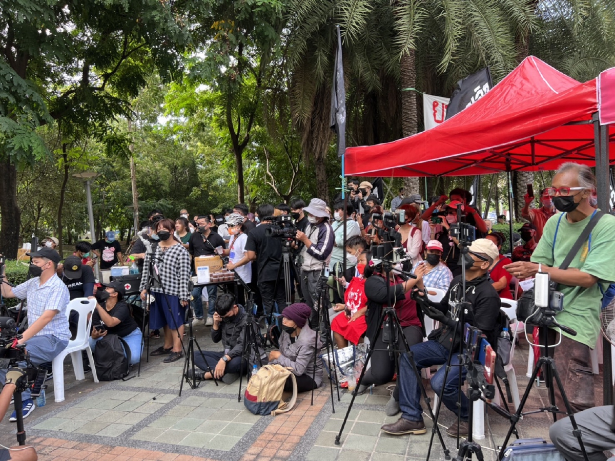 ทวิตเตอร์เดือด แฉสำนักข่าวรายงานข่าวผิด หลังคำวินิจฉัยศาล รธน.