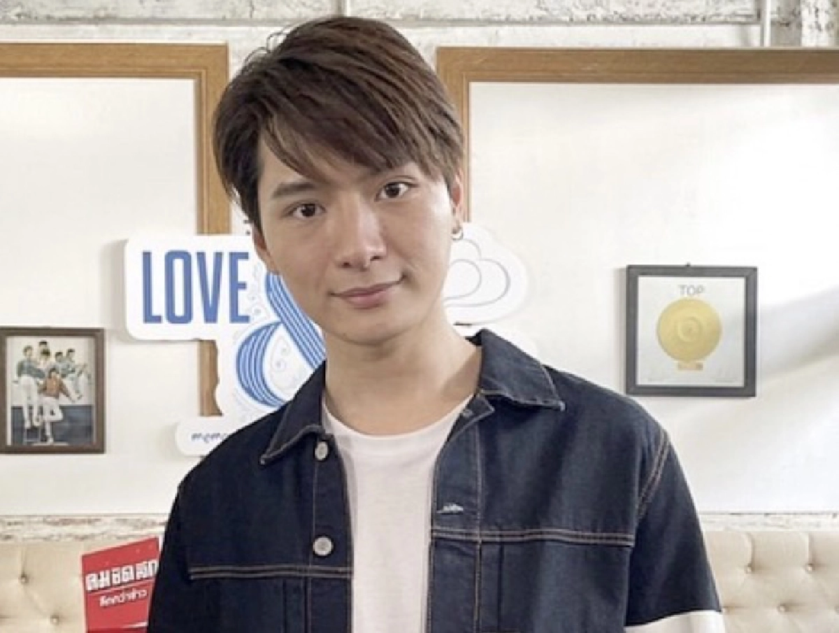 "คริส พีรวัส" ปลื้ม แฟนคลับเหนียวแน่น ฉลองวันเกิดอบอุ่น ตัวห่างใจใกล้กัน