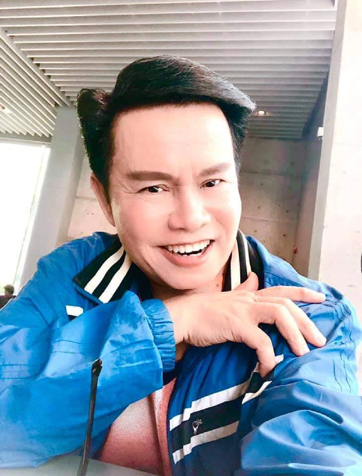 ดวงเฮง "มนต์สิทธิ์ คำสร้อย"  ถูกลอตเตอรี่เลขหน้า 3 ตัว 3 ใบ