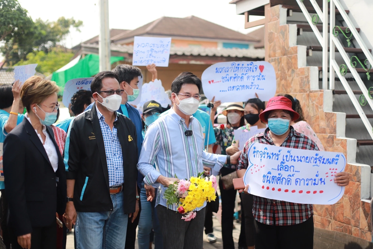 จุรินทร์ ลักษณะวิศิษฎ์ รองนายกฯและรมว.พาณิชย์ ลงพื้นที่สำรวจสถานการณ์ราคาสินค้า พร้อมเปิดแผงหมูราคาถูกสัปดาห์หน้า