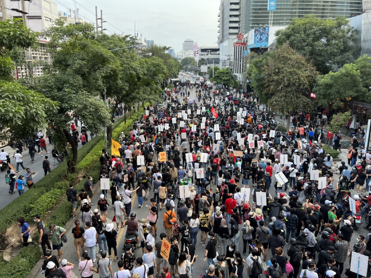 ไทม์ไลน์ “ม็อบ14พฤศจิกา64" จากจุดนัดพบถึงปลายทางที่สถานทูตเยอรมัน