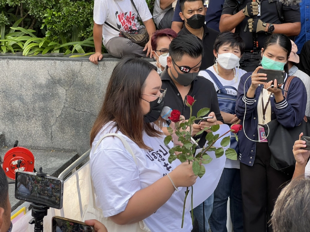 ก้าวไกลมั่นใจพรรคไม่ถูกยุบ ชี้คำวินิจฉัยของศาล รธน. ทำการเมืองแบ่งขั้ว