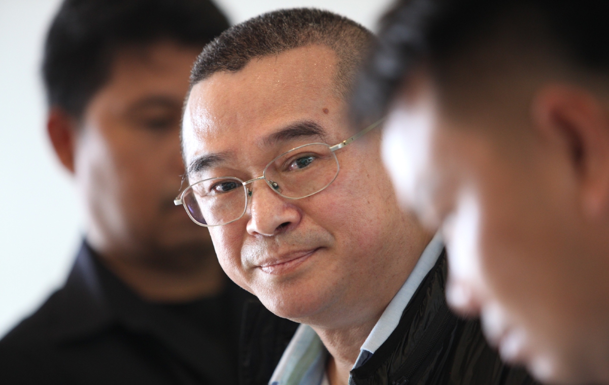 คอพาดเขียง "ก้าวไกล" เสี่ยงถูกยุบพรรค