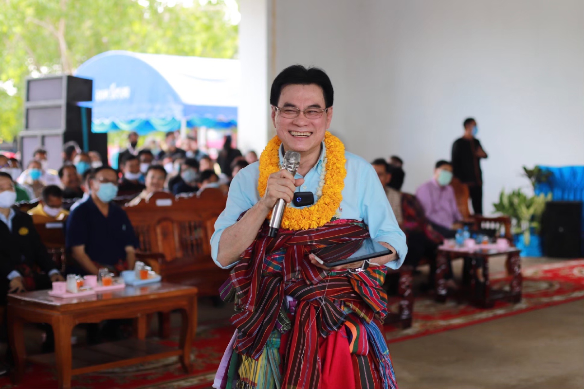 จุรินทร์ ลักษณะวิศิษฎ์ รองนายกฯและรมว.พาณิชย์ หัวหน้าปชป.ชิงเสนอขออนุมัติงบสองพันกว่าล้านพัฒนากลุ่มจังหวัดอันดามัน ในการประชุมครม.สัญจรครั้งนี้ 