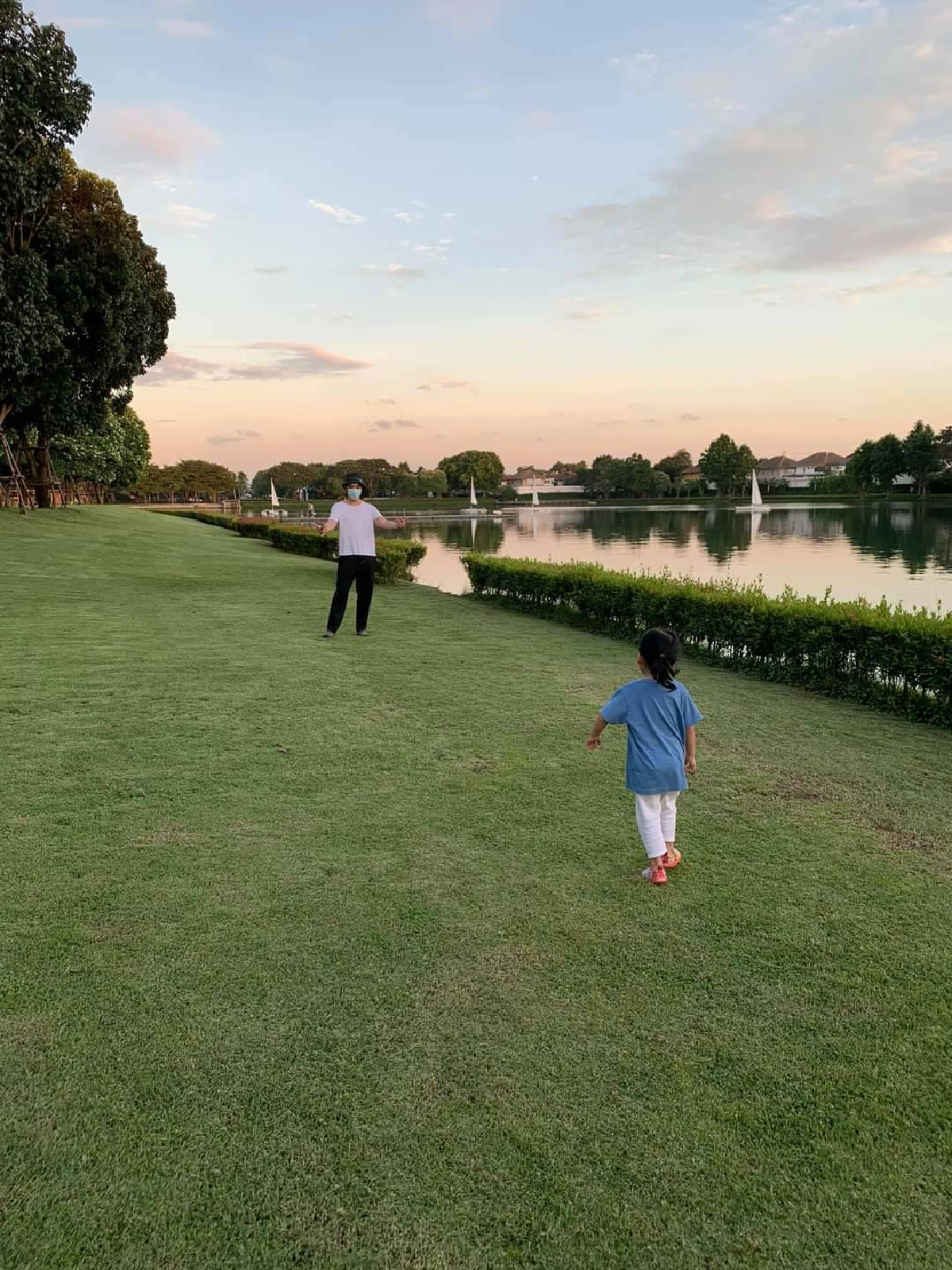 รวยมาก "เจมส์ เรืองศักดิ์" สร้างบ้านใหม่ติดริมทะเลสาบ ราคาไม่ต่ำกว่า 10 ล้าน