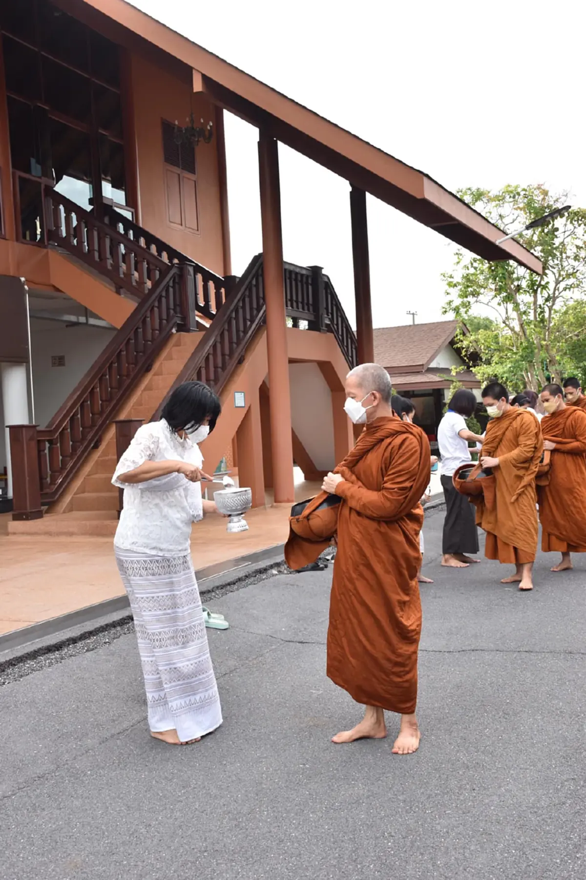 เมืองกาฬสินธุ์ร้อนระอุ จับตา "พระเล็ก" เส้นตาย 7 วัน ต้องเข้าปฏิบัติหน้าที่