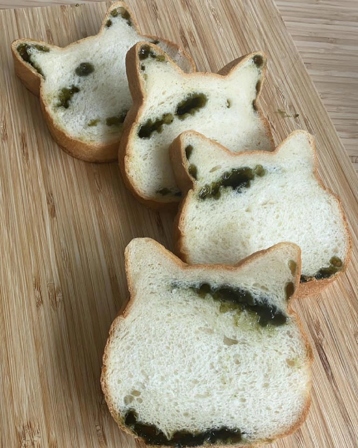 ขนมปังอบสดใหม่ อร่อย-น่ารัก จนทาสแมวต้องกรี๊ด!!!