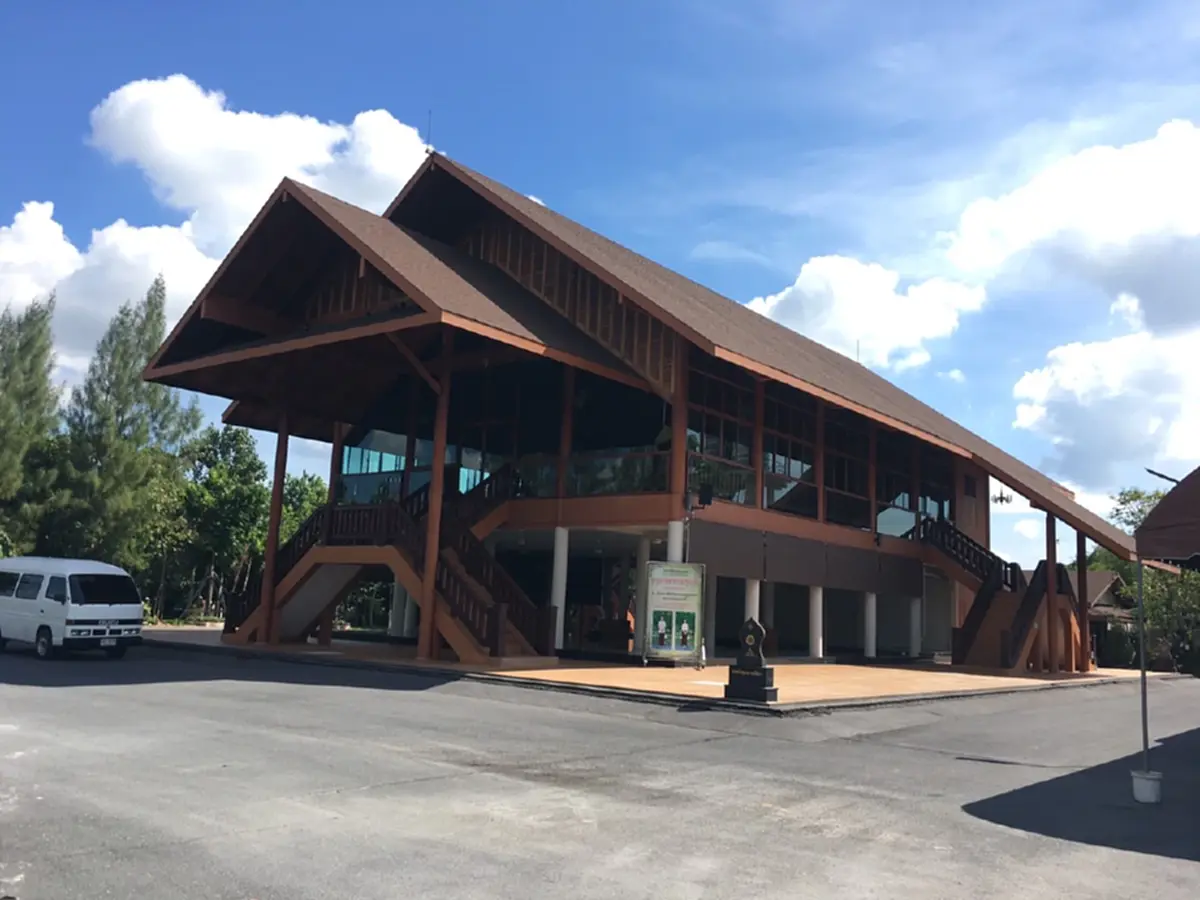 "พระเล็ก" ปรากฏตัวครั้งแรก  เข้ากราบ "หลวงปู่ไดโนเสาร์"  วัดสักกะวัน รปภ.เข้ม