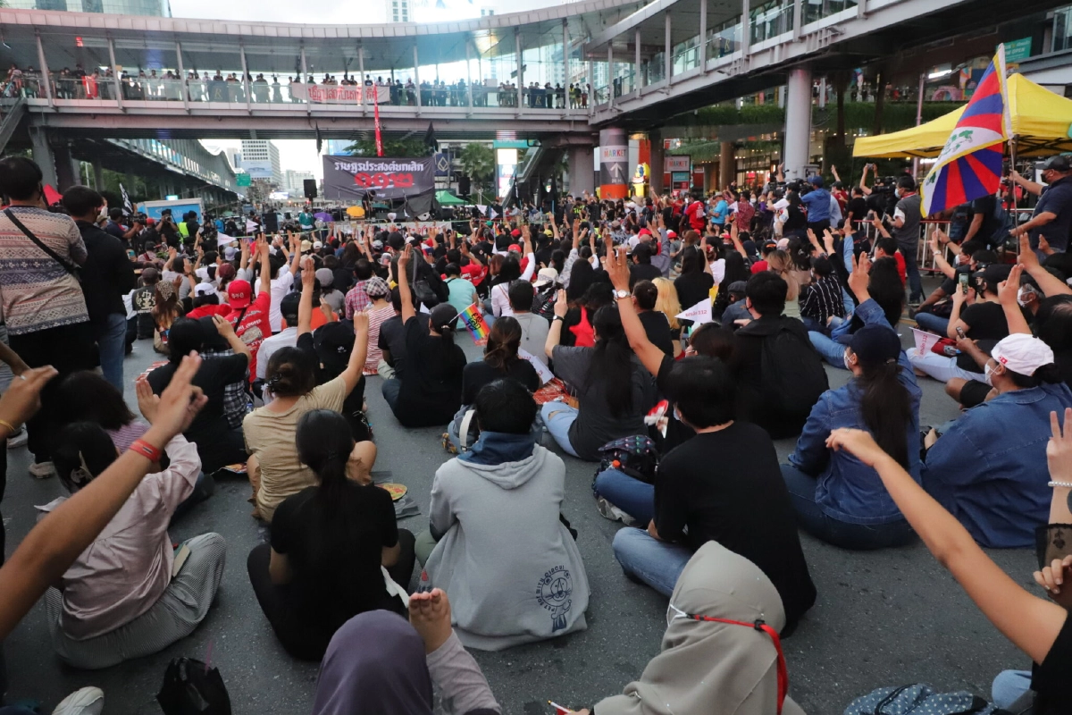 ก้าวไกลมั่นใจพรรคไม่ถูกยุบ ชี้คำวินิจฉัยของศาล รธน. ทำการเมืองแบ่งขั้ว