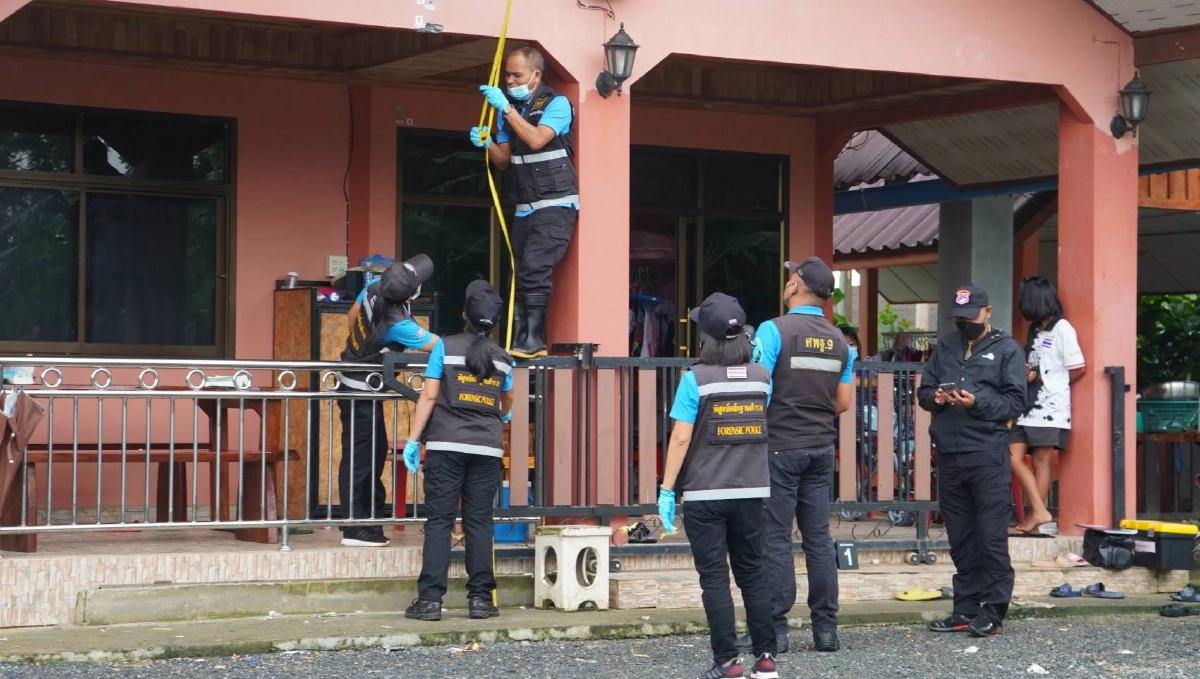 "พัทลุงเดือด" คนร้ายกระหน่ำเอ็ม16 ยิงถล่มบ้านอริ เจ้าของบ้านยิงสวนรถพรุน