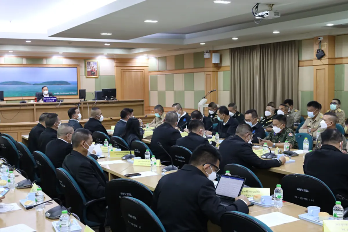 บิ๊กป้อม นำทีมลงใต้ ห่วงผู้ประสบภัย "น้ำท่วม" สั่งตั้งศูนย์บริหารจัดการน้ำ