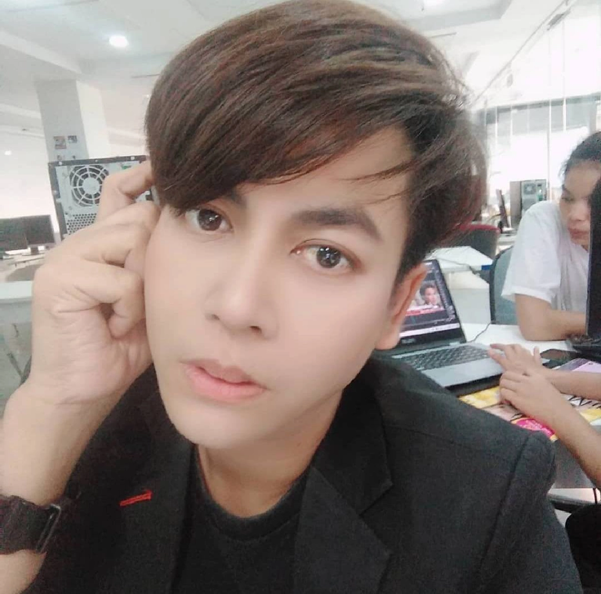 "เต๋า ทีวีพูล" บอกใบ้แซ่บ ใครกันนะ เป็นพิธีกรสาวถูก 18 มงกุฎ โทรขู่รีดเงิน