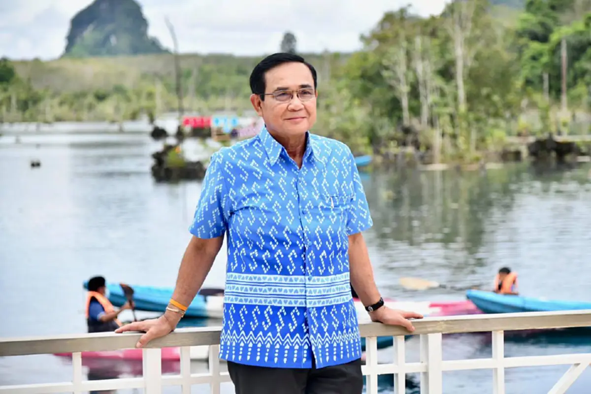 เบื้องหลังเสื้อ"ลุงตู่"ในครม.สัญจร เป็นลายพระราชทาน เจ้าฟ้าสิริวัณณวรีฯ