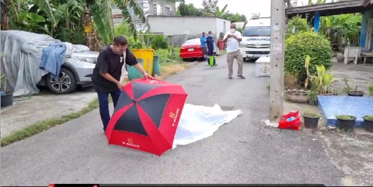 น่าเศร้า "โควิด" คร่าชีวิตลูกสาว พ่อหวั่นลูกร้อน หาร่มบังแดด