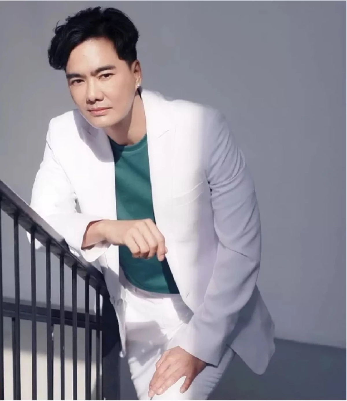 "เคลลี่ ธนะพัฒน์" เฉลยแล้วสาวข้างกายใช่แฟนใหม่หรือเปล่า