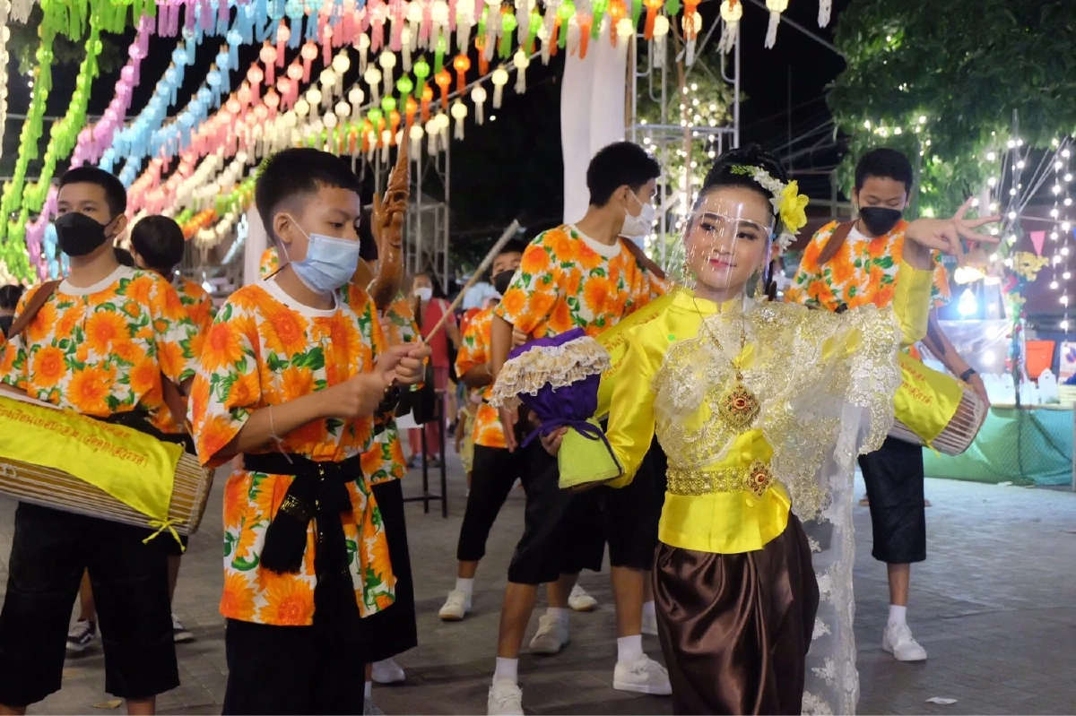 "ลอยกระทง" ถนนสองแควแลอดีต รักษาวัฒนธรรม คือหน้าที่ของทุกคน