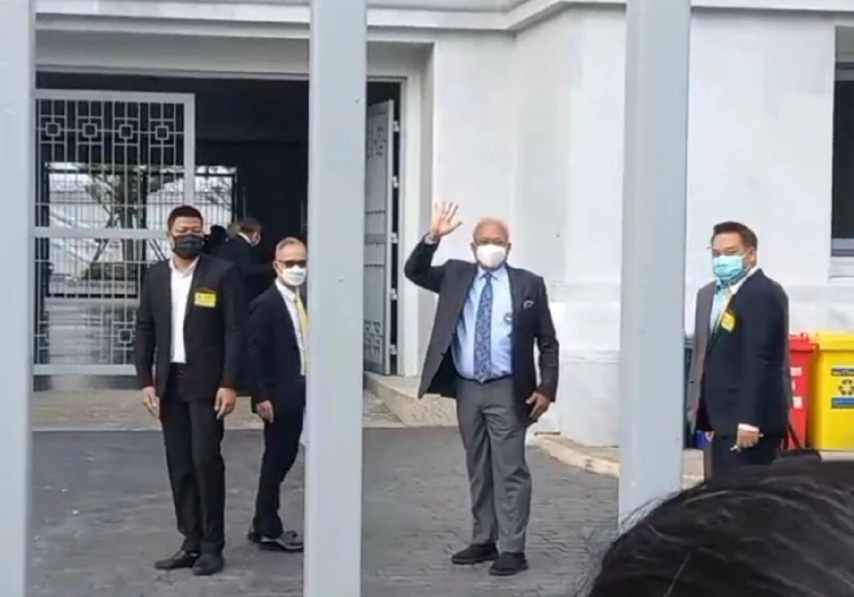 ศาลฎีกาให้ประกัน "สุเทพ" พร้อมพวก คนละ1ล้าน คดีทุจริตสร้างโรงพัก 396 แห่ง