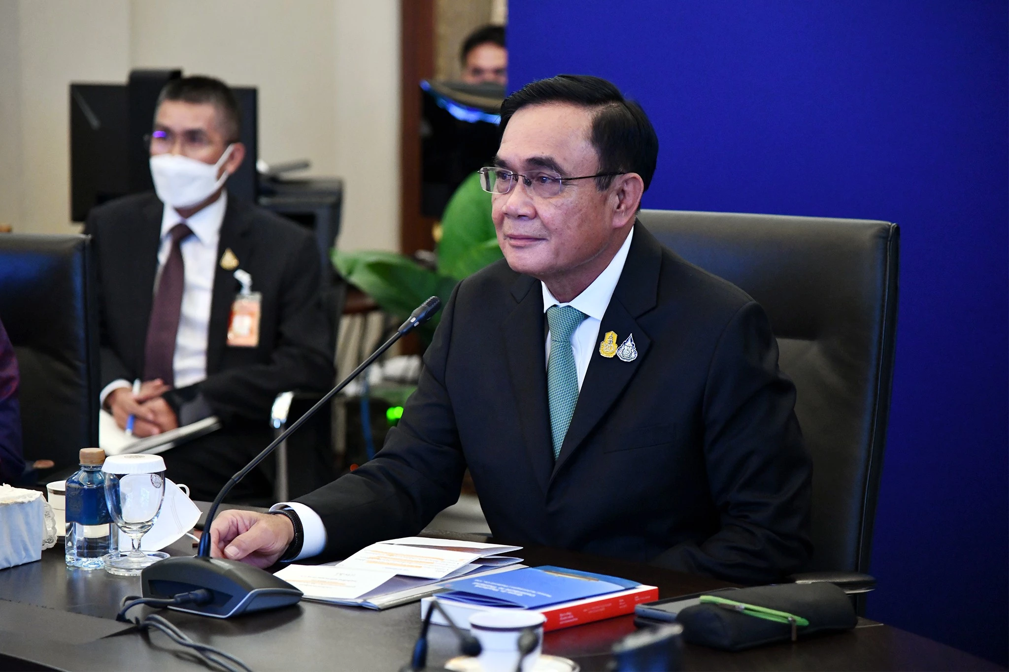 พล.อ.ประยุทธ์  จันทร์โอชา นายกรัฐมนตรี นายเหริน เจิ้งเฟย (Mr. Ren Zhengfei) ผู้ก่อตั้งและประธานกรรมการบริหาร บริษัท หัวเว่ย เทคโนโลยี่ จำกัด