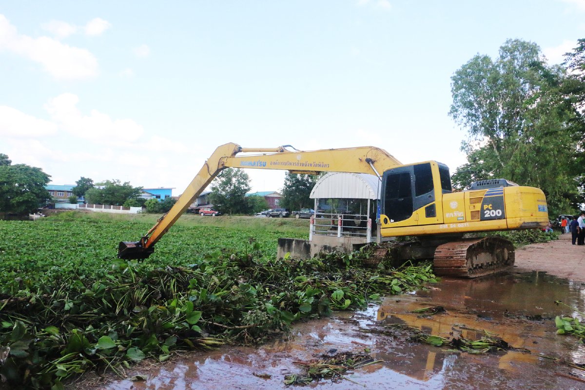ชาวนา จ.พิจิตร ลุ้นระบายน้ำท่วมในนา รอเกี่ยว 