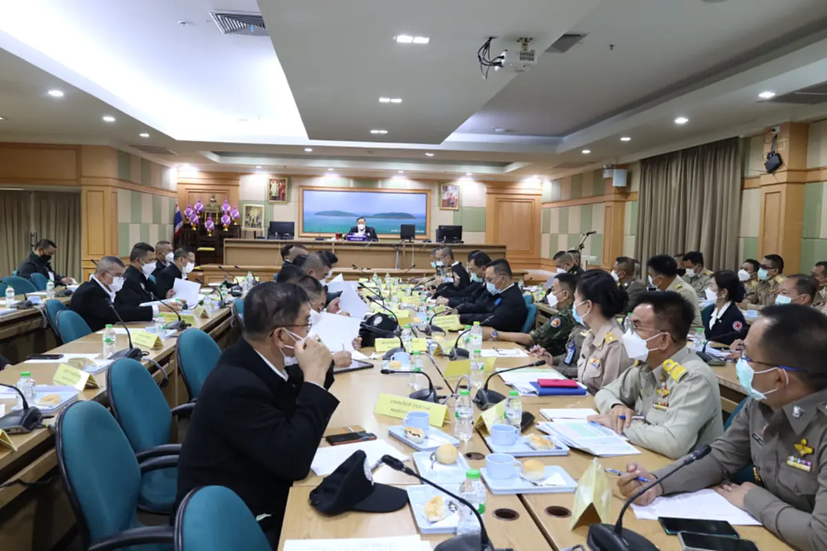 บิ๊กป้อม นำทีมลงใต้ ห่วงผู้ประสบภัย "น้ำท่วม" สั่งตั้งศูนย์บริหารจัดการน้ำ