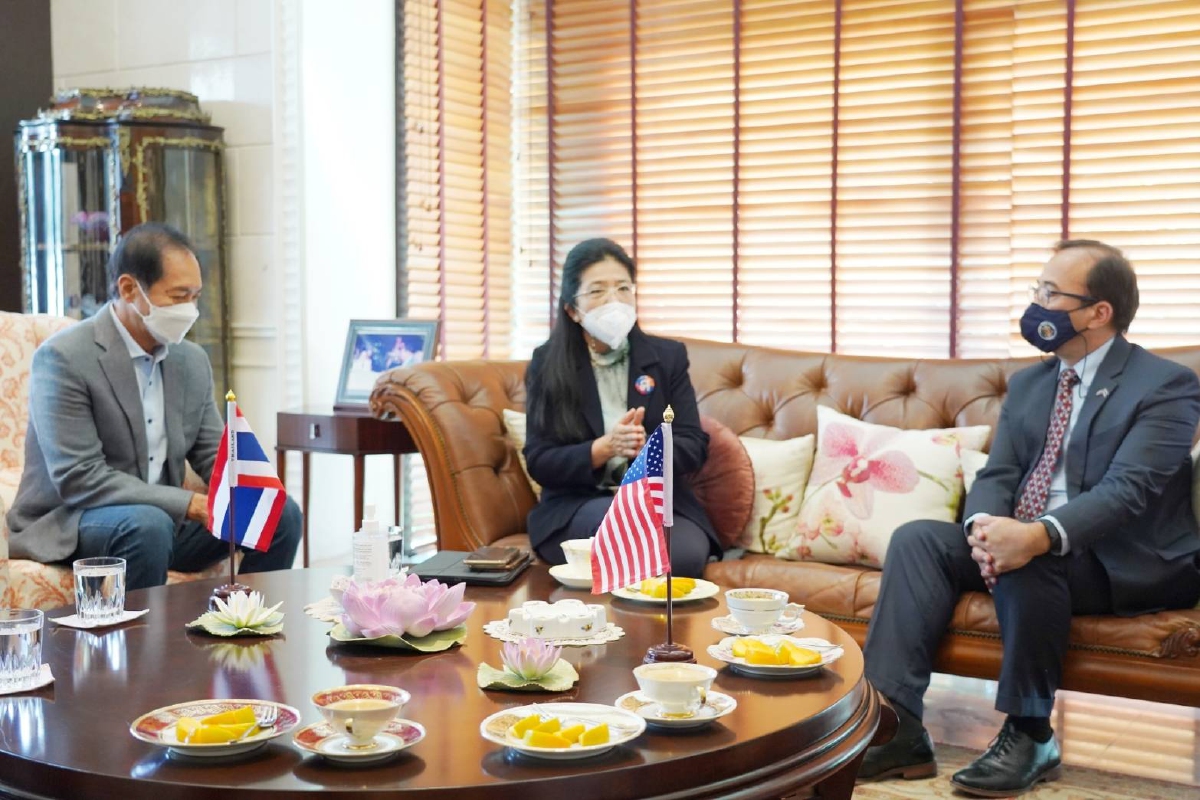 อุปทูต อเมริกา พบ "คุณหญิงสุดารัตน์" ติดตามความคืบหน้าการจัดหาวัคซีน