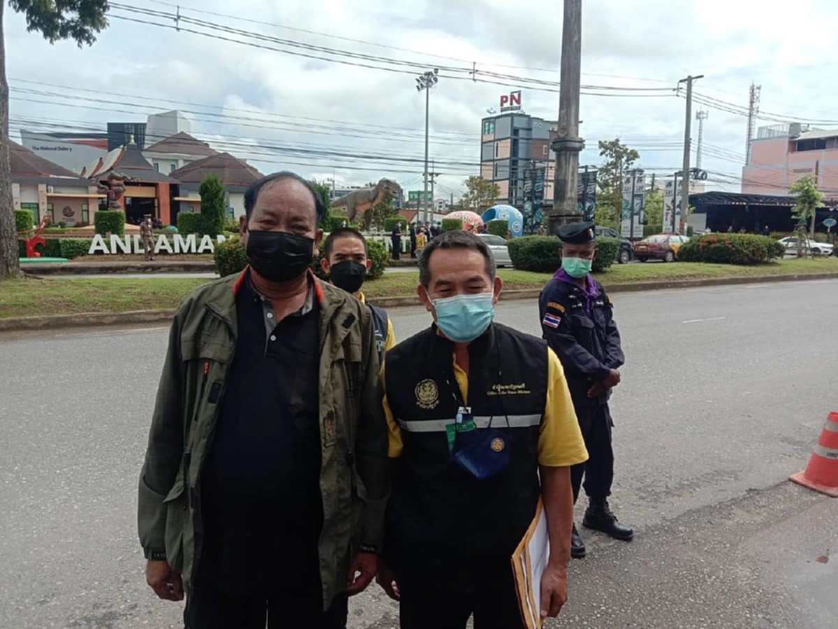 สหายเฟิร์น กับทีมงานทำเนียบรัฐบาล ที่ จ.กระบี่