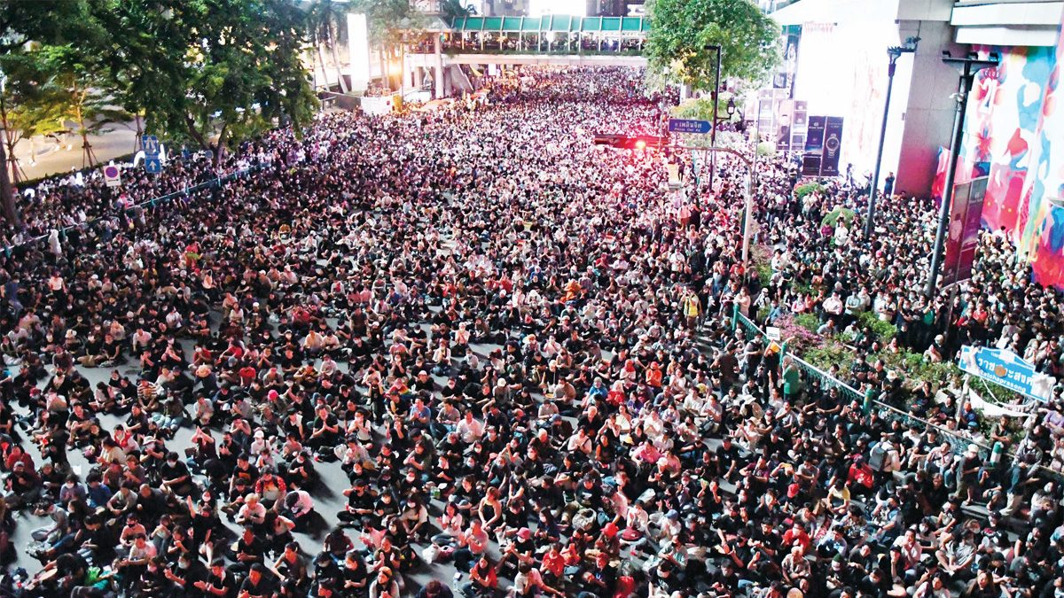 "รศ.ดร.เจษฎ์" ชี้การชุมนุมอาจลุกลามบานปลาย หลังคำวินิจฉัยของศาล รธน.