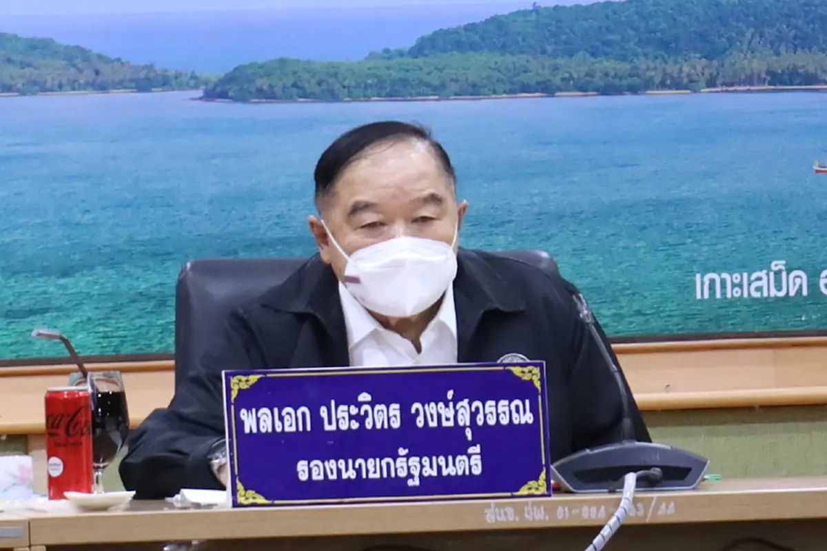 บิ๊กป้อม นำทีมลงใต้ ห่วงผู้ประสบภัย "น้ำท่วม" สั่งตั้งศูนย์บริหารจัดการน้ำ