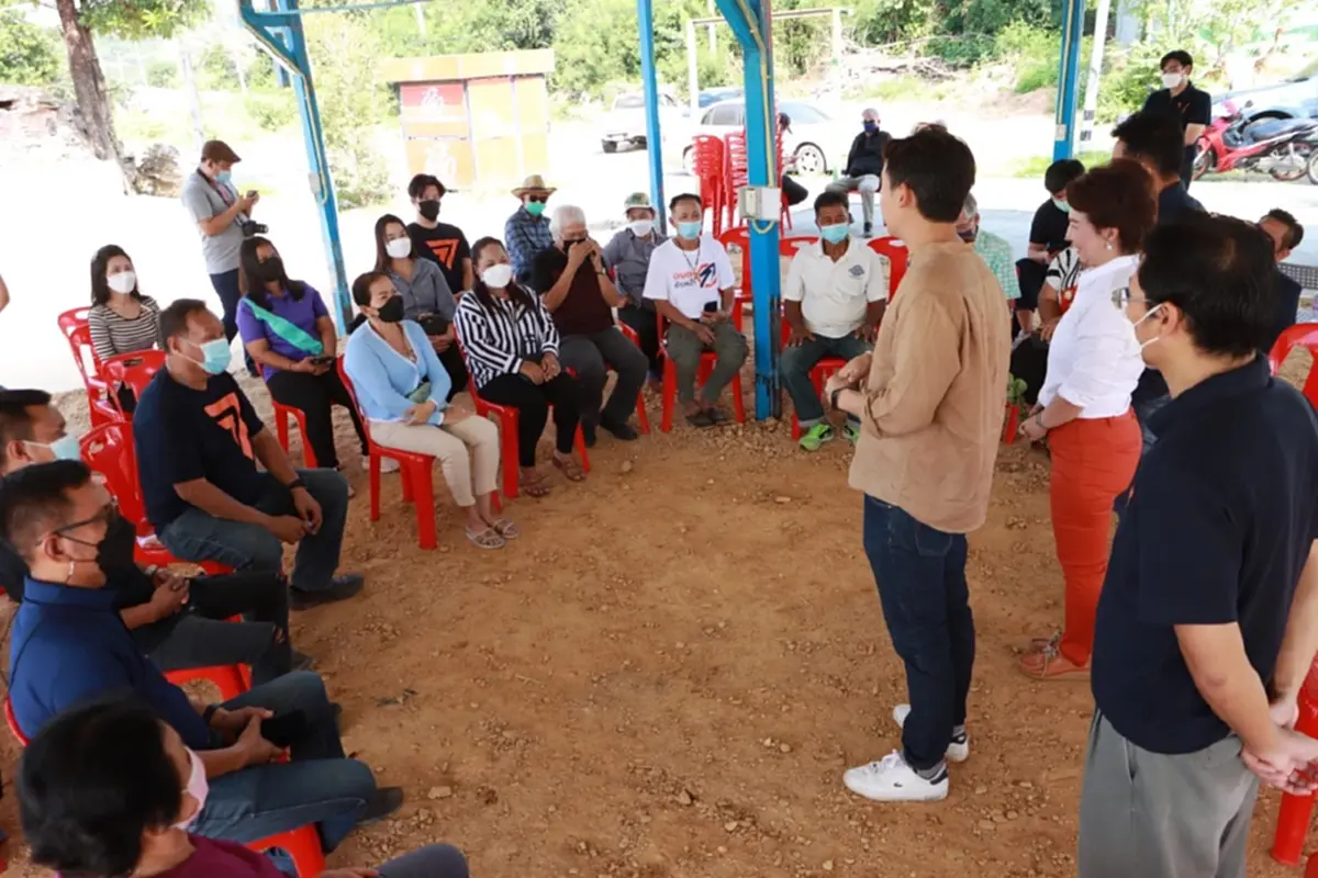 พิธา นำก้าวไกลบุกเมืองขุนช้าง อาสาคืนความยุติธรรม แก้ปัญหาน้ำ-ที่ดิน-อ้อย