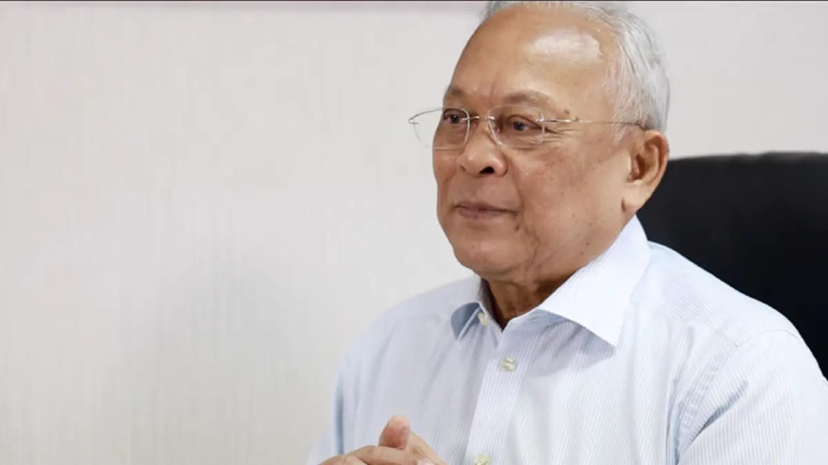 นายสุเทพ เทือกสุบรรณ  ประธานมูลนิธิมวลมหาประชวาชนเพื่อการปฏิรูปประเทศไทย(มปท.)