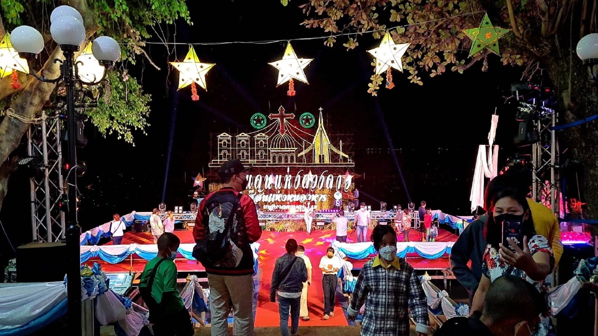 เริ่มแล้ว แห่ดาวทางน้ำ ครั้งแรก ฉลอง "คริสต์มาส" ชุมชนท่าแร่ สกลนคร 138 ปี