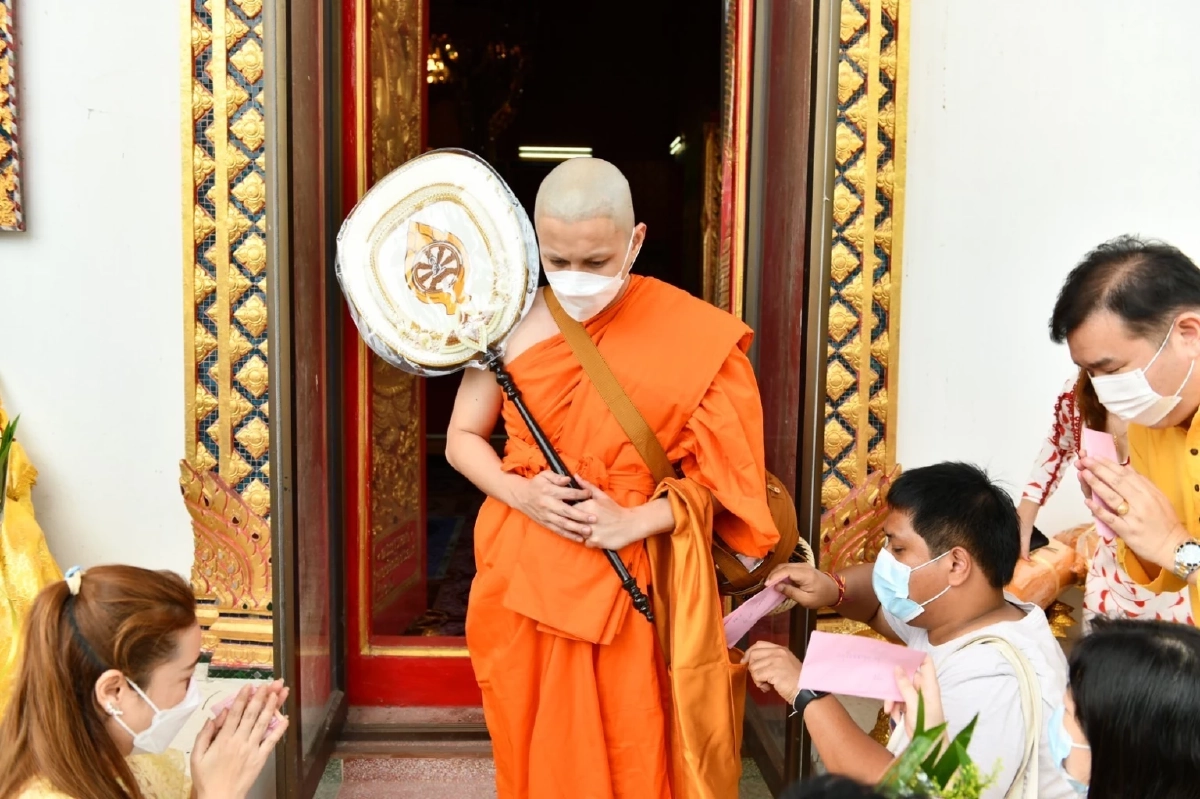 "ธันวา สุริยจักร" เข้าสู่ร่มกาสาวพัสตร์ ได้ฉายา "นาควโร"