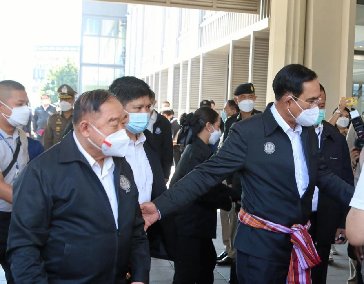 ตามไปดูบทบาท 2 ป. ลุงตู่-ลุงป้อม ที่กุนซือบอกว่าการเมืองไม่ยุ่ง มุ่งแต่งาน