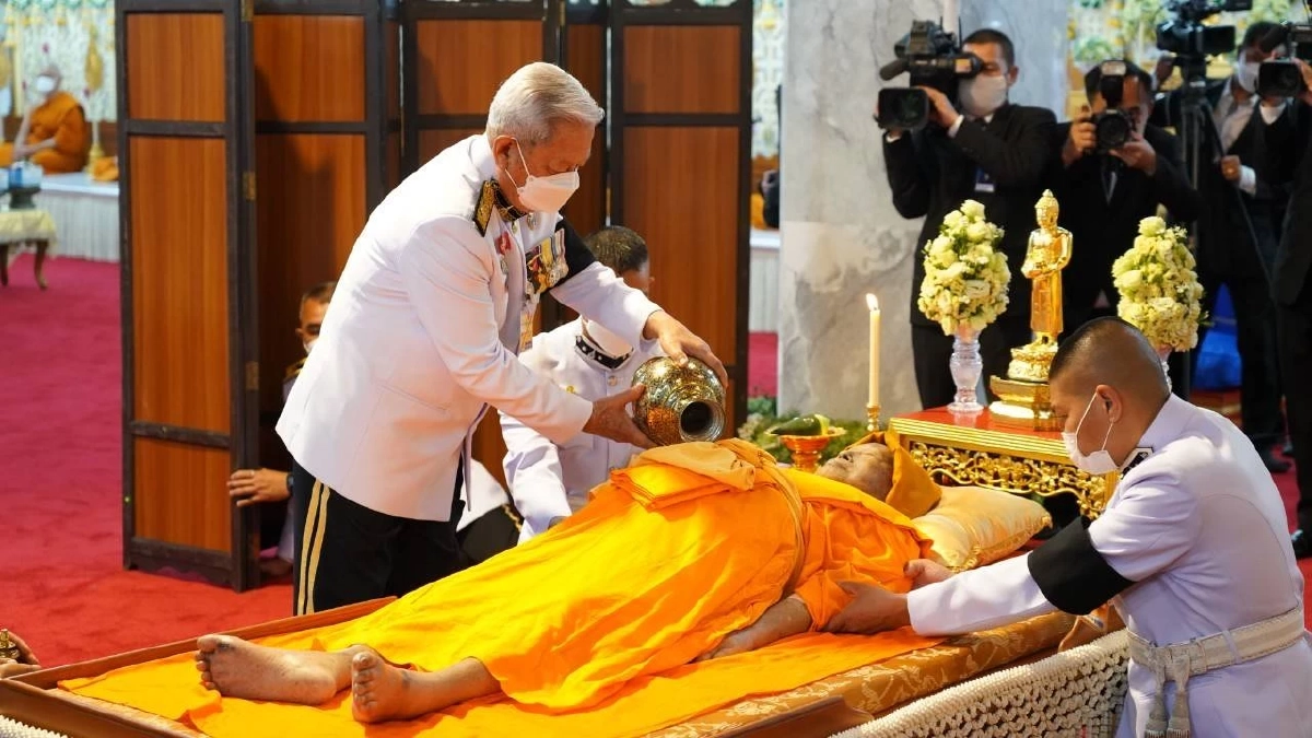 "สมเด็จพระสังฆราช" เสด็จร่วมพิธีสรงน้ำศพ "สมเด็จช่วง" พร้อมมหาเถรสมาคม
